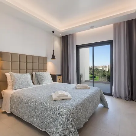 Correeira Luxury Residence T2 H - Albufeira, Pools, Wifi, Bbq, Beach Apartment *