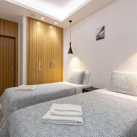 Apartment Correeira Luxury Residence T2 H - Albufeira, Pools, Wifi, Bbq, Beach